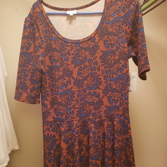 Plus size dresses - Picture 2 of 4